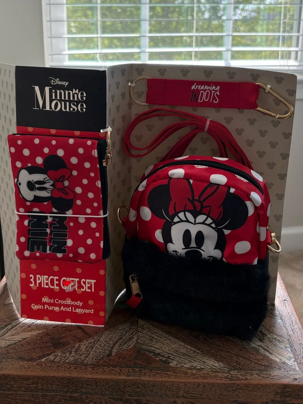 Disney Minnie Mouse Limited Edition 3-Piece Dreaming in Dots Gift Set